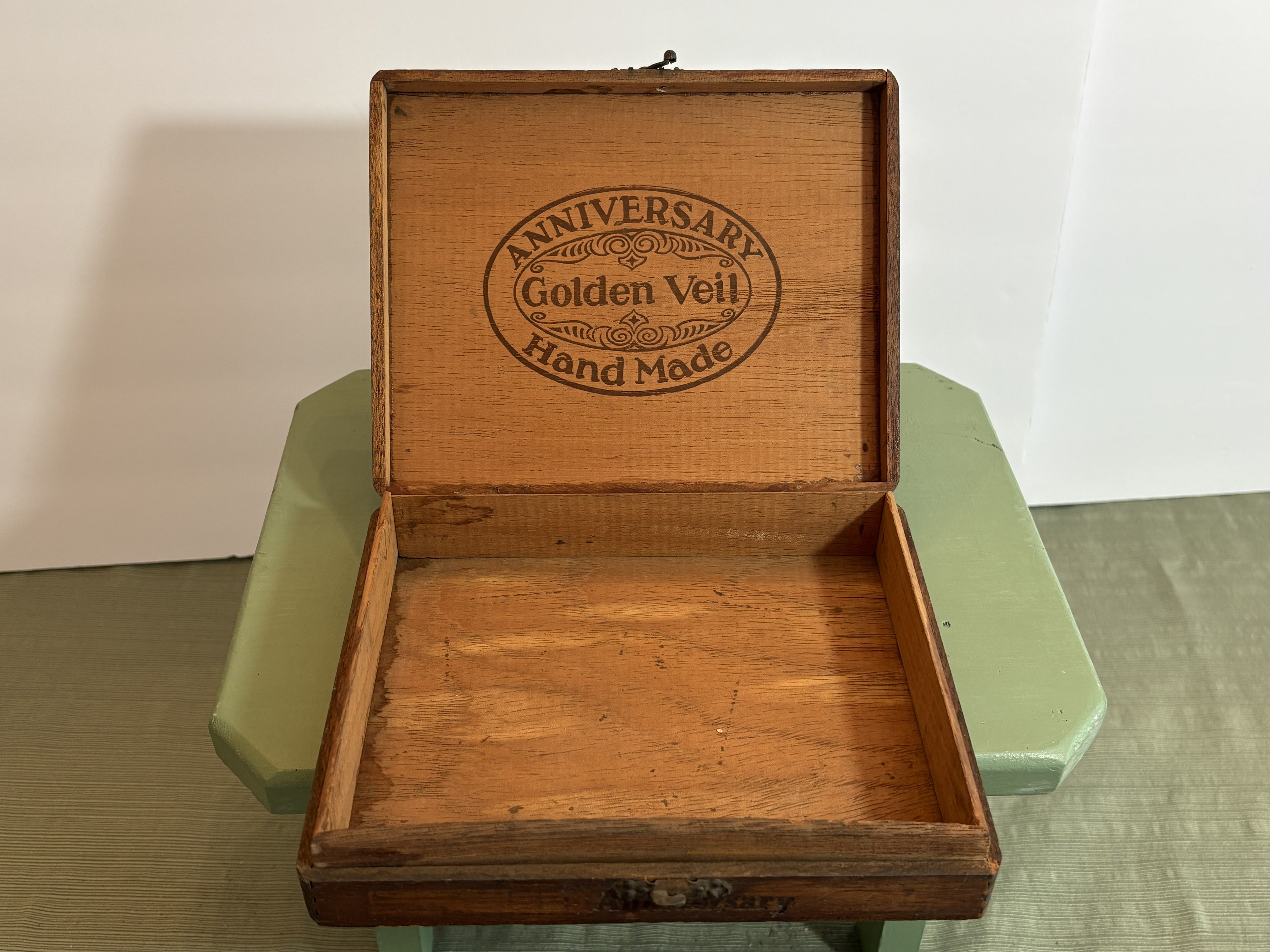 Antique Pennsylvania "Anniversary Golden Veil" Hand-Made Cigar Box — Dovetailed Oak with Brass Latch