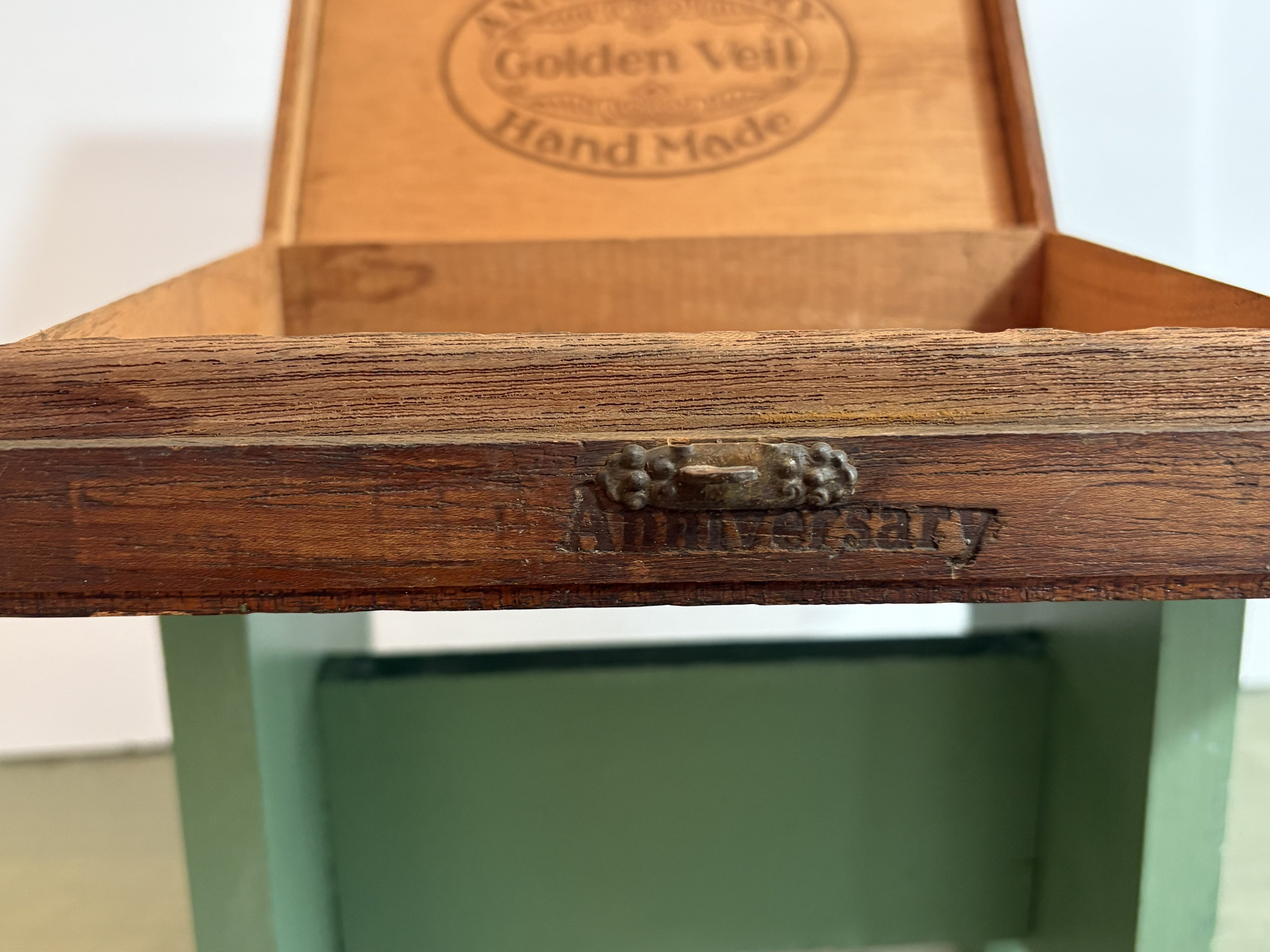 Antique Pennsylvania "Anniversary Golden Veil" Hand-Made Cigar Box — Dovetailed Oak with Brass Latch