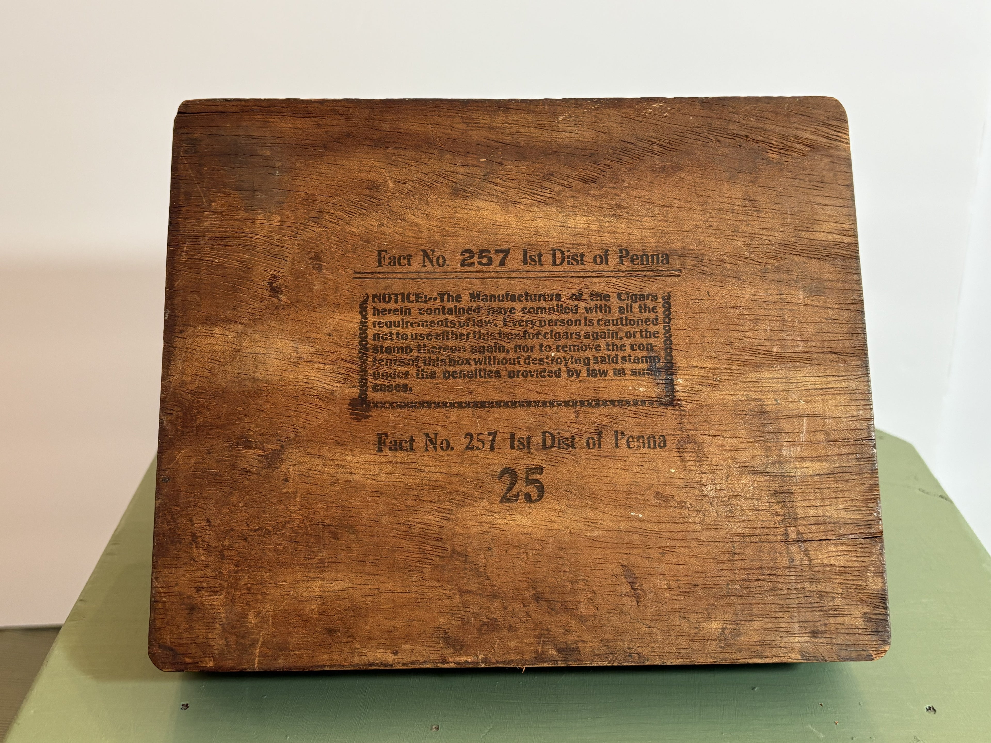 Antique Pennsylvania "Anniversary Golden Veil" Hand-Made Cigar Box — Dovetailed Oak with Brass Latch