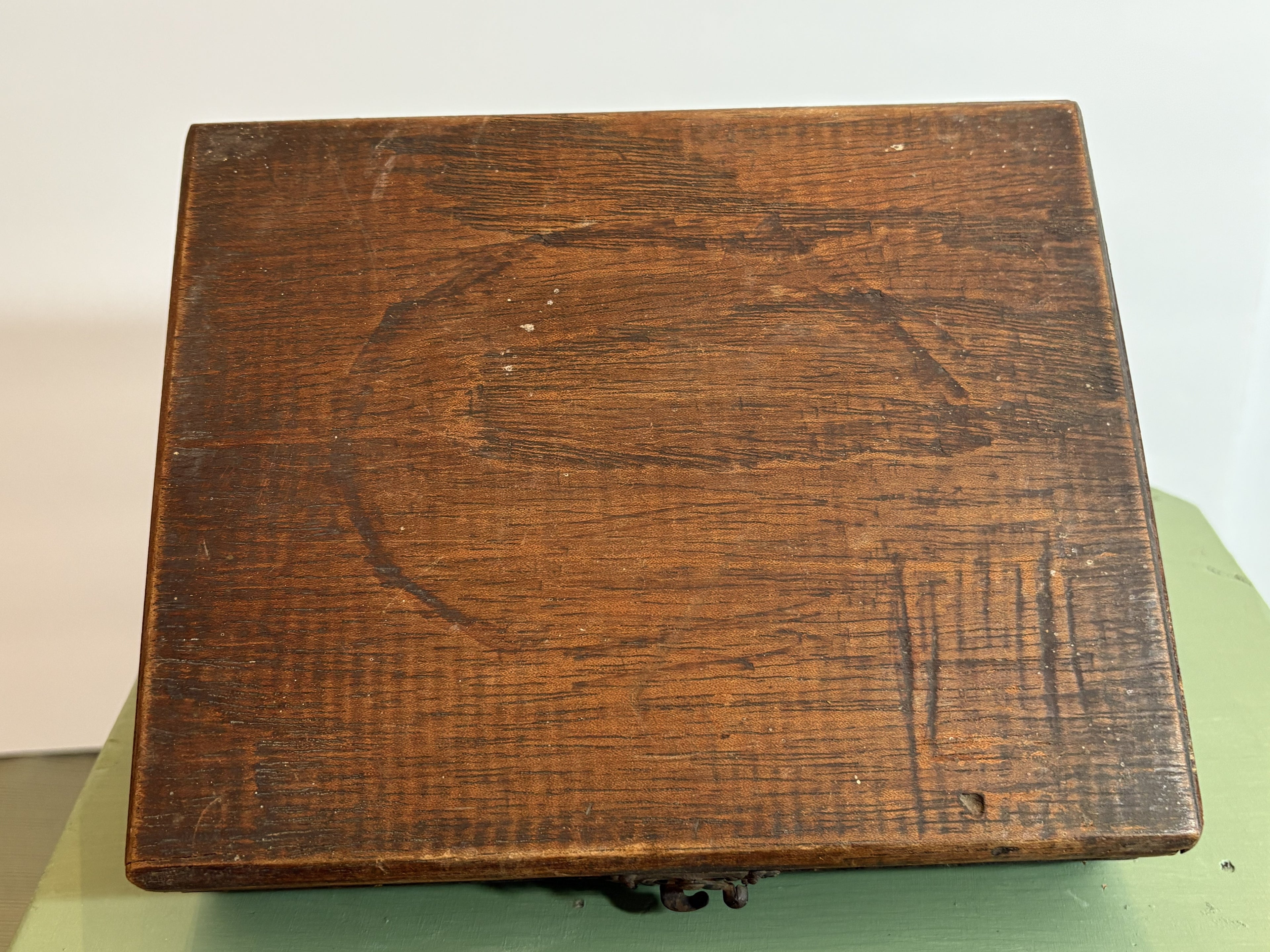 Antique Pennsylvania "Anniversary Golden Veil" Hand-Made Cigar Box — Dovetailed Oak with Brass Latch