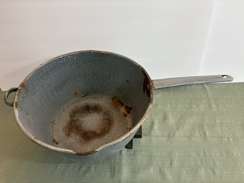 Antique Gray Graniteware Saucepan with Long Handle — American Enamelware Cookpot