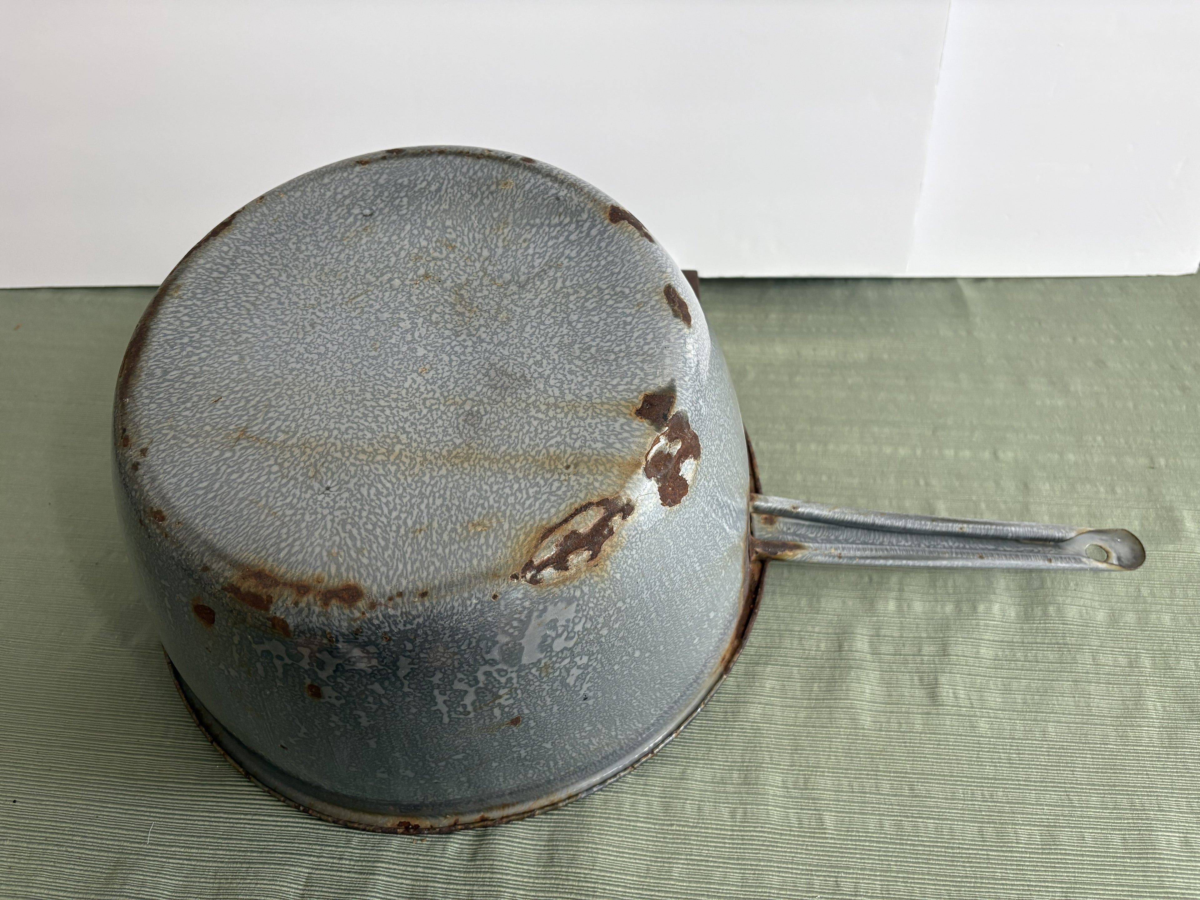 Antique Gray Graniteware Saucepan with Long Handle — American Enamelware Cookpot