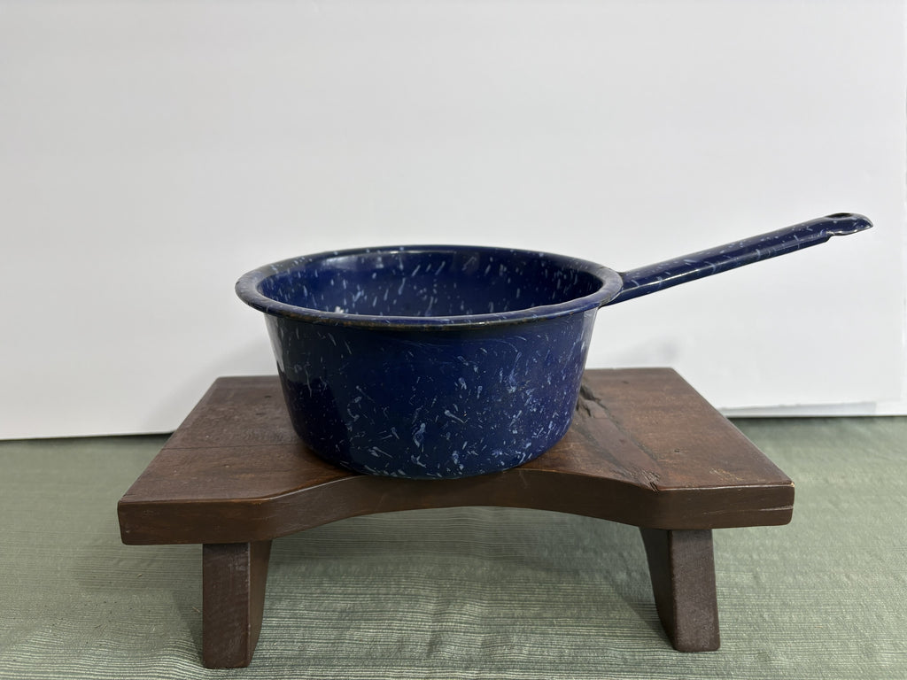 Vintage Cobalt Blue Speckled Enamelware Saucepan with Long Handle — Mid-Century Camp Cookware